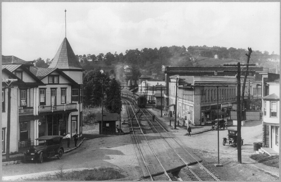 Foxglove Hollow's old town center